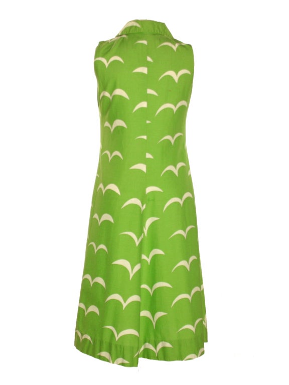 Women's Marimekko 1974 Lime Green and White Print Shift Dress For Sale