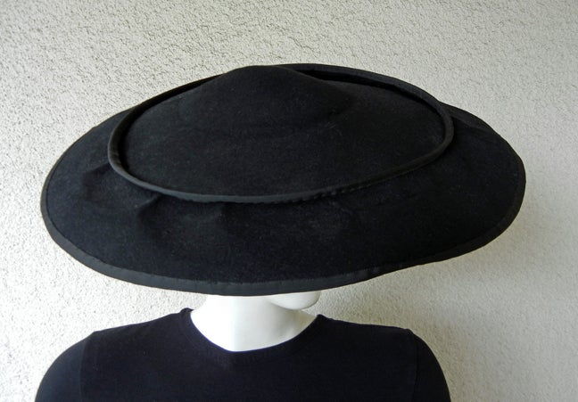 flying saucer hat