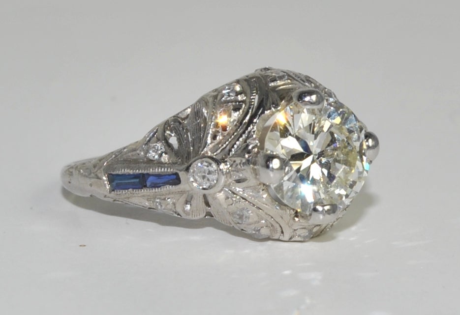 Art Deco Ring with an Old European Cut 1.69 carat Diamond For Sale 1