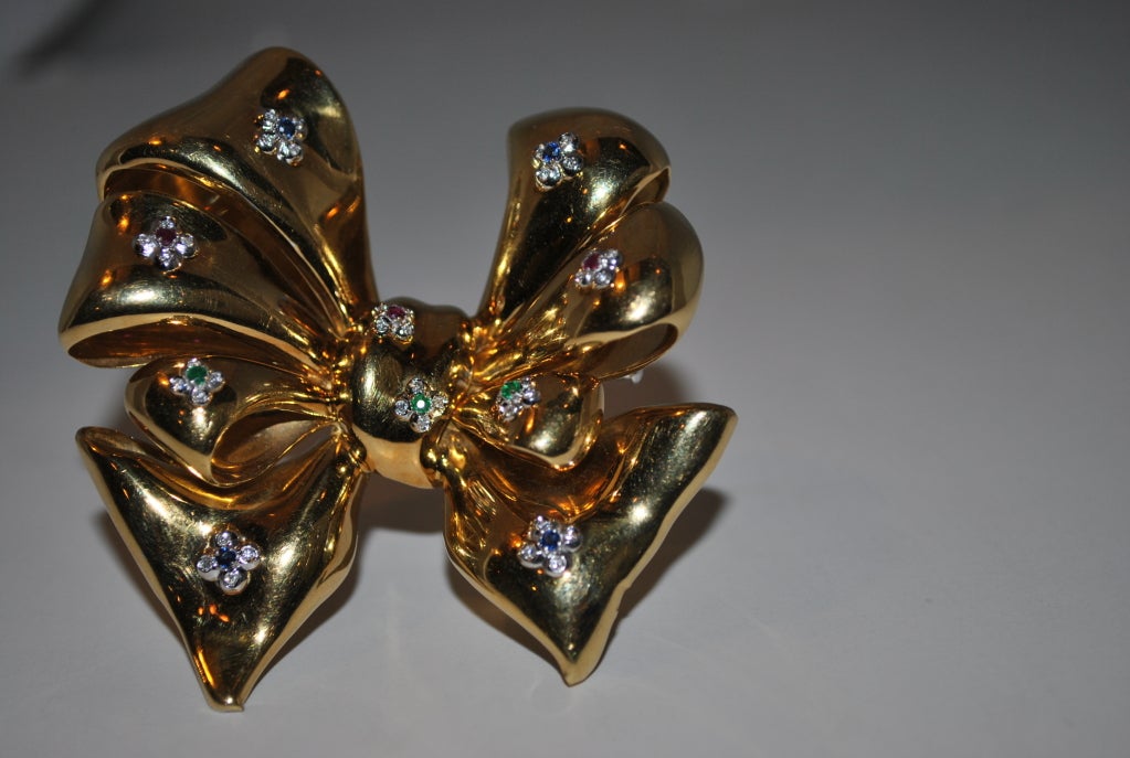 Outstanding Yellow Gold Bow Pin 1