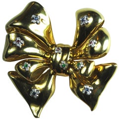 Outstanding Yellow Gold Bow Pin