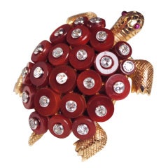 CARTIER  Carnelian and gold turtle brooch