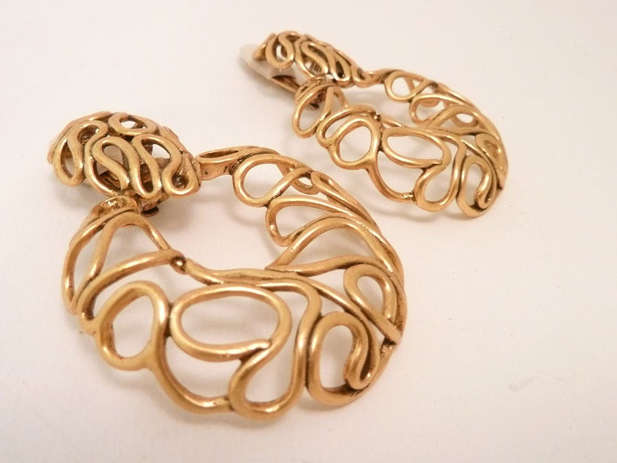 Vintage Signed Oscar de la Renta Earrings In Excellent Condition For Sale In New York, NY