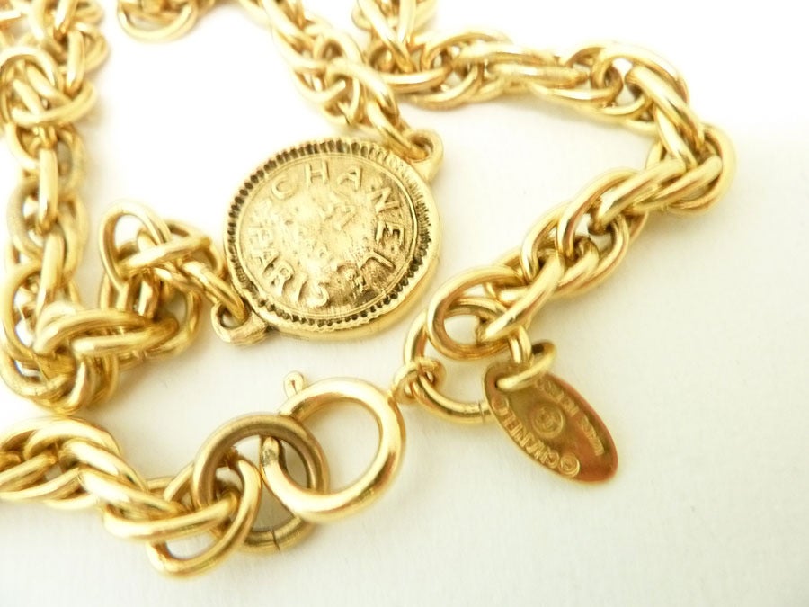 LONG Vintage Classic Signed Golden Chanel Medallion Sautoir For Sale 1