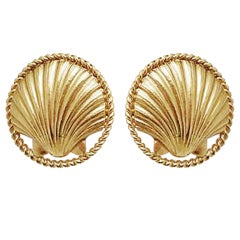 Chanel 1960's Sea Shell Earrings 8