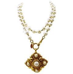 Chanel Byzantine Hammered Gold & Pearl Pendant necklace, 1980s