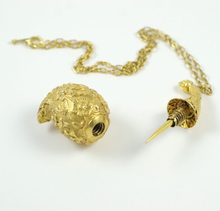 Gold Make-Up Pendant on Necklace For Sale 5