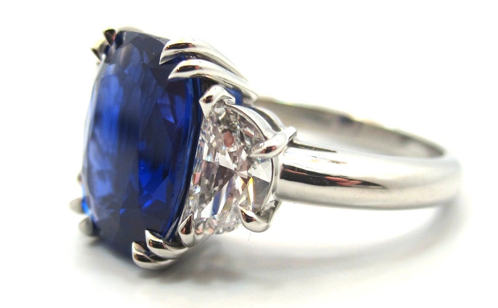 Women's Exquisite 5.23 Ct. Natural Kashmir Sapphire & Diamond Ring