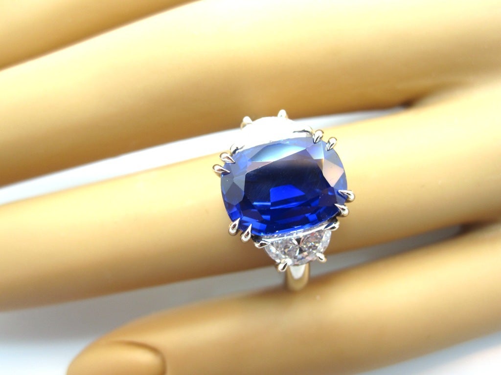 Exquisite 5.23 Ct. Natural Kashmir Sapphire & Diamond Ring 3