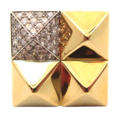 Geometric Pyramid Gold 
Diamond Ring