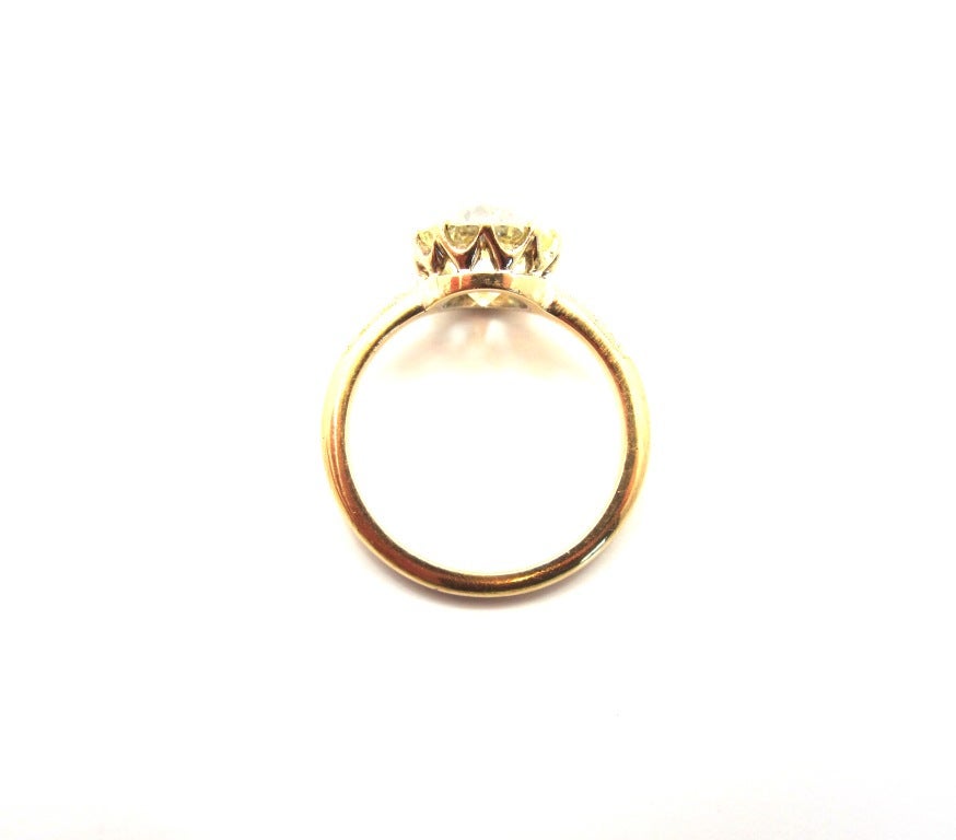 Timeless Edwardian 2.73 CT Old European Cut Diamond Yellow Gold Engagement Ring In Excellent Condition In Los Angeles, CA