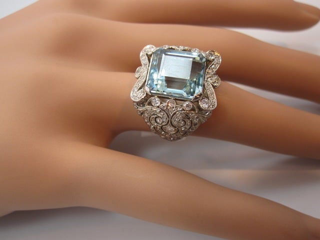 Exquisite French Edwardian Era Aquamarine Old Cut Diamond Platinum Ring In Excellent Condition In Los Angeles, CA