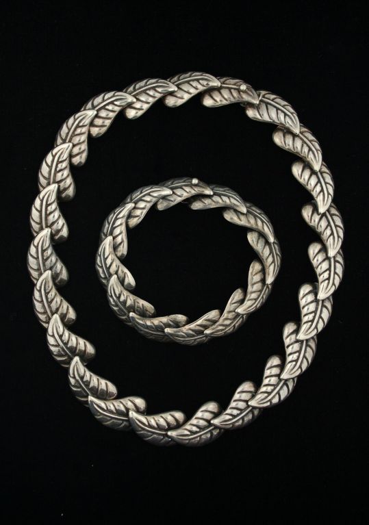 Exquisite LOS CASTILLO  Necklace and Bracelet Set