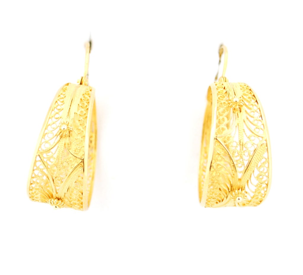 Women's Frida Style Gold Filigree Hoop Earrings For Sale