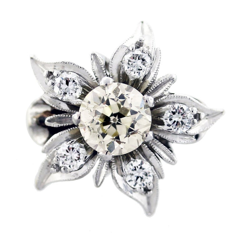 Platinum Round Brilliant Diamond Flower Ring