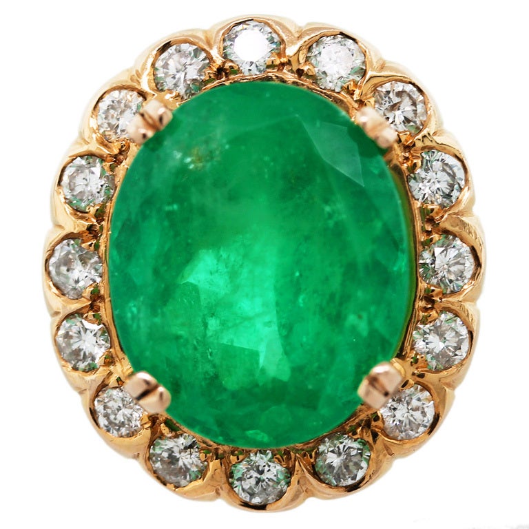 19 Carat Oval Emerald and Diamond Ring 18 Karat in Stock For Sale