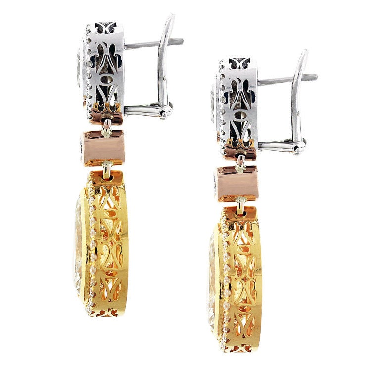 Material: 18k Gelb-, Weiß- und Roségold. Gelbe Diamanten: 7.49ctw von Fancy Yellow Pear Shape Diamanten. Die Diamanten sind SI2 in Reinheit. Weiße Diamanten: 2,18 ct. birnenförmige Diamanten, Farbe H und Reinheit SI2. Akzent-Diamanten: 1.39cts von