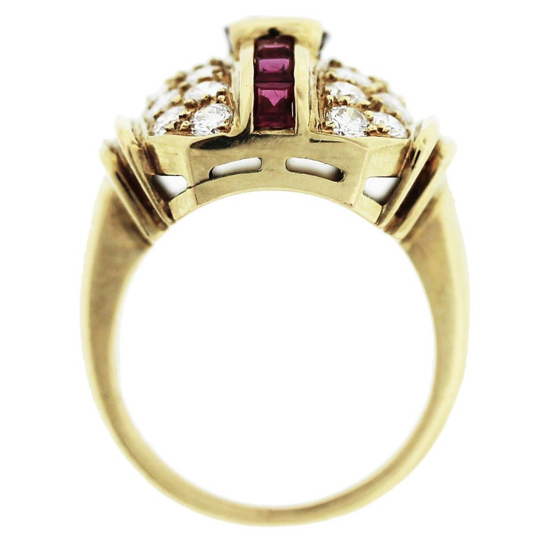 Yellow Gold Ruby and Diamond Ring In Excellent Condition In Boca Raton, FL
