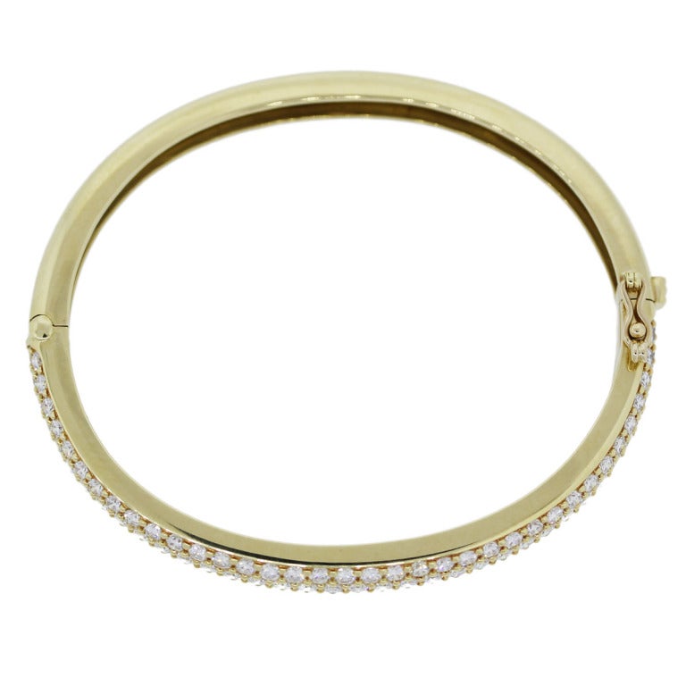 Diamond Yellow Gold Round Cut Bangle Bracelet In Excellent Condition In Boca Raton, FL