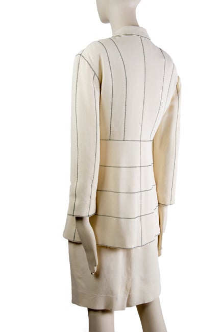 Karl Lagerfeld 2p. Jacket & Skirt Suit-Creme Crepe w/Black Top Stitching For Sale 1
