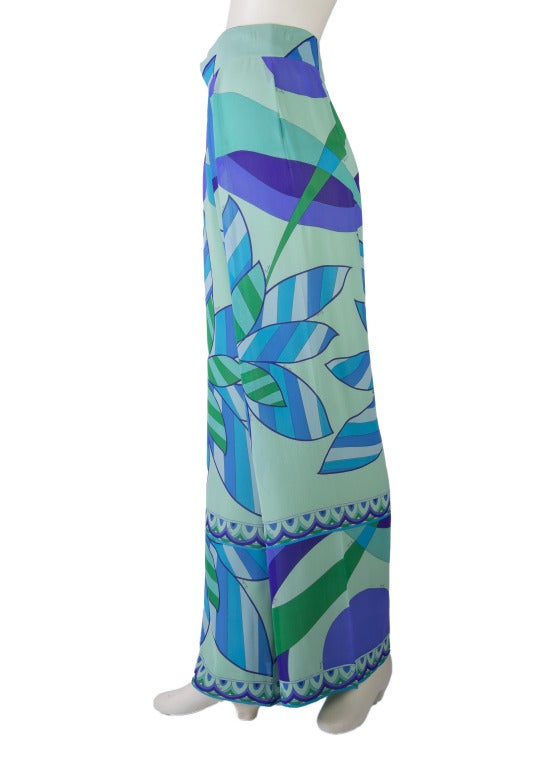 Emilio Pucci Blue, Green, Seafoam Floral Silk Lounge Pants Size 10 In Excellent Condition For Sale In Boca Raton, FL