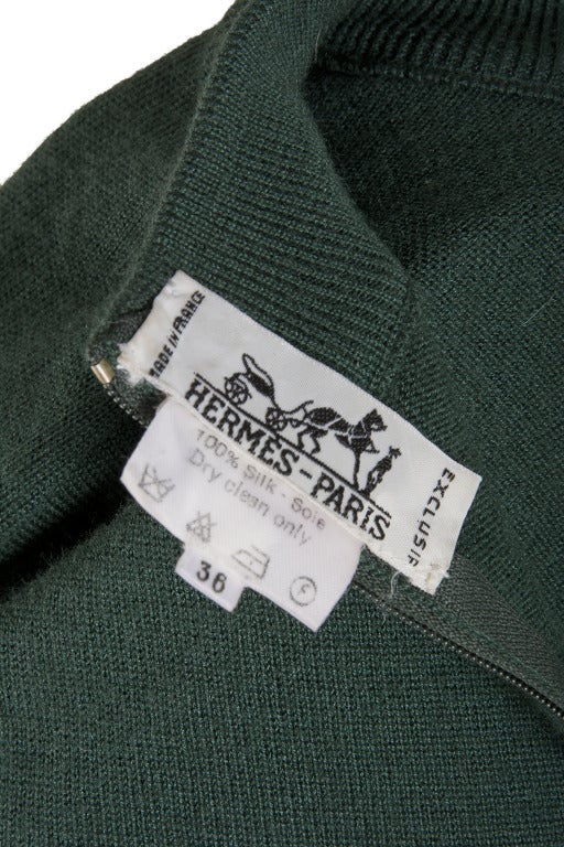 Hermes Sweater - Cashmere / Silk - Hunter Green -  Size 36 In Excellent Condition For Sale In Boca Raton, FL