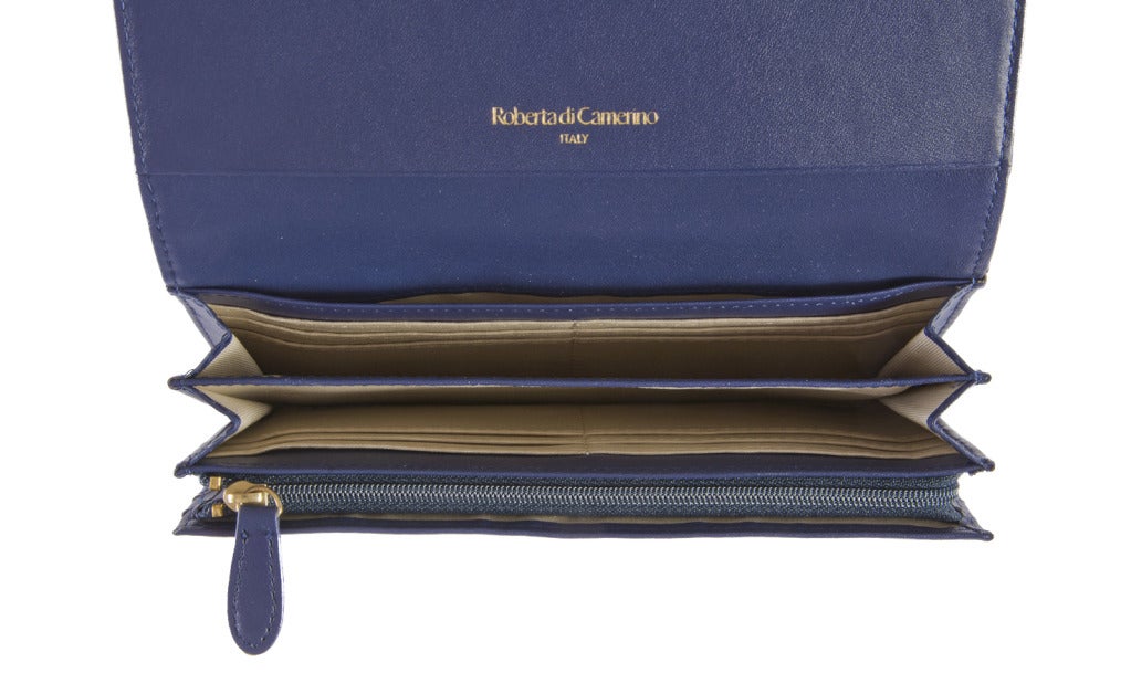 Roberta DiCamerino Blue Leather Wallet In Excellent Condition In Boca Raton, FL