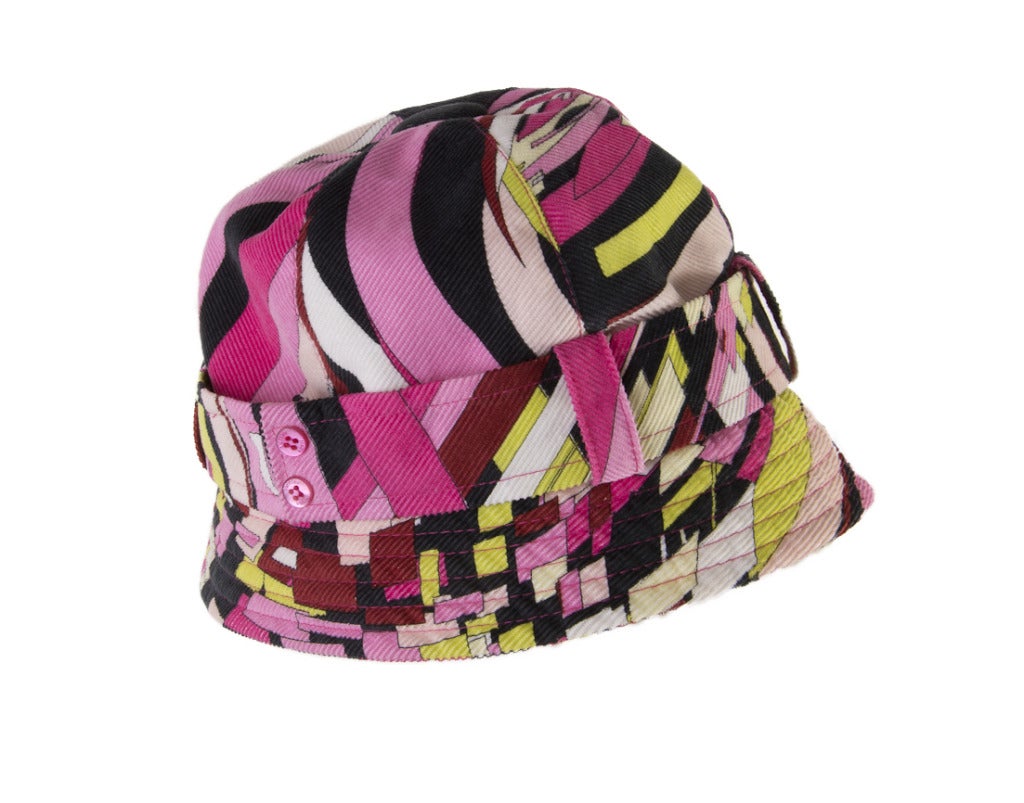 Known for over 30 years as the Prince of Prints, Pucci accessories are some of the hottest designer goods in the world. This highly sought-after Bucket Hat is the perfect retro-chic accessory to any outfit.
Bucket hat style, 100% cotton.  Hat is