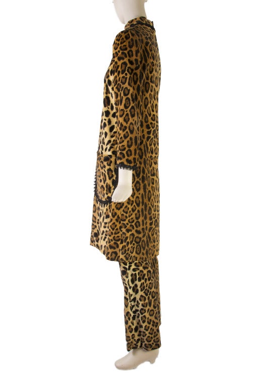 1970's Mollie Parnis Velvet Leopard Print 2PC Pantsuit In Excellent Condition For Sale In Boca Raton, FL