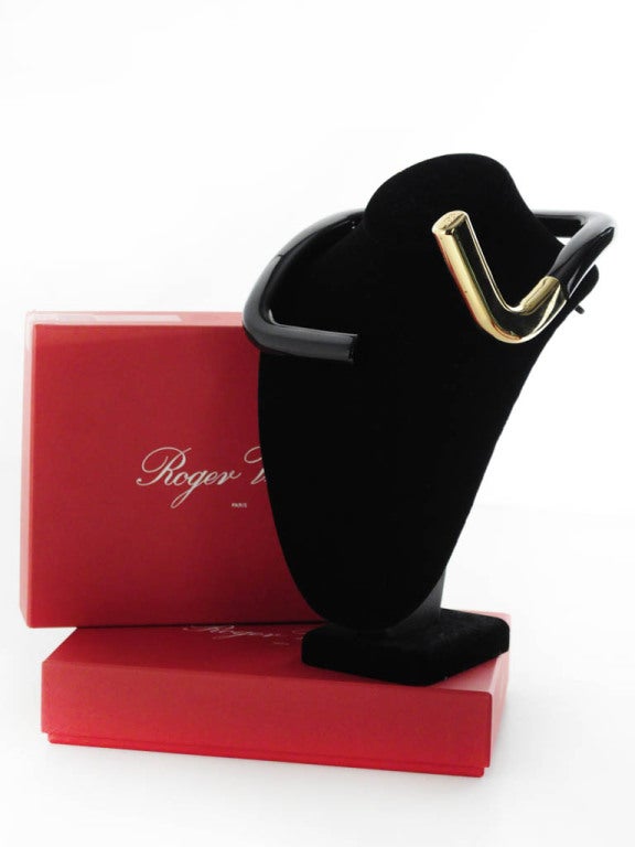 Roger Vivier Paris Black Resin and Brass Choker In New Condition In Boca Raton, FL