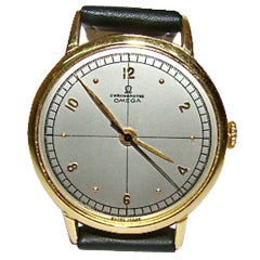 OMEGA Yellow Gold Wristwatch with Sweep Seconds and Unusual Dial circa 1948