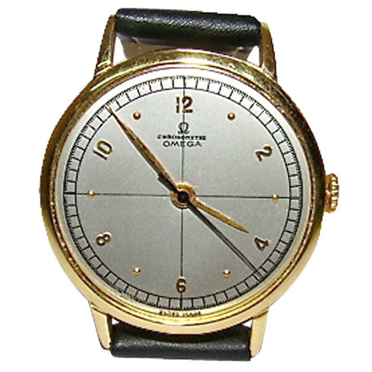 OMEGA Yellow Gold Wristwatch with Sweep Seconds and Unusual Dial circa 1948 For Sale