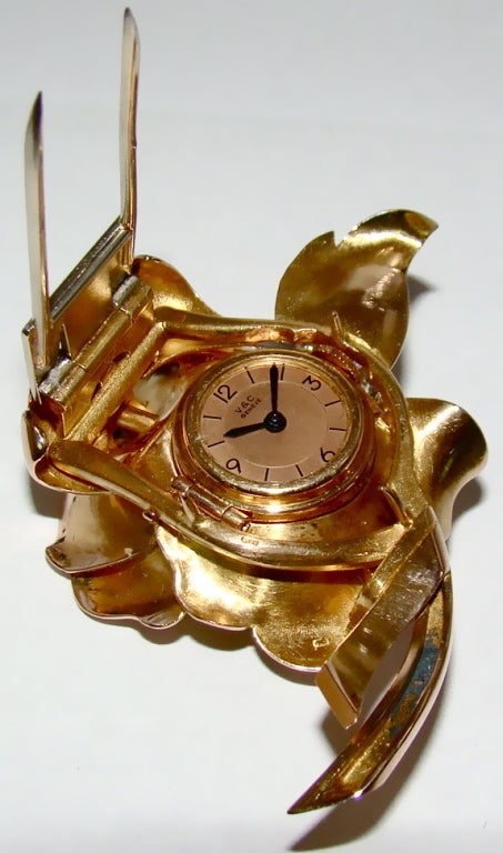 VACHERON & CONSTANTIN Rose Gold and Diamond Flower Brooch Watch For Sale 2