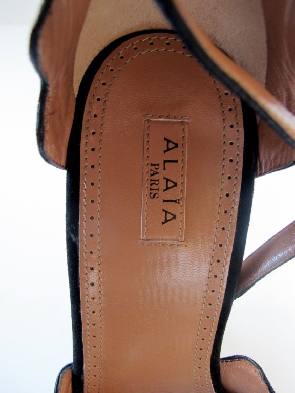 ALAIA PLATFORM WEDGE IN CHERRY RED VELVET WITH HEART EMBROIDERED