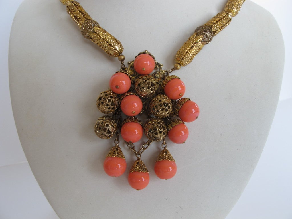 1960's Gold Tone & Faux Coral Necklace In Excellent Condition For Sale In San Francisco, CA