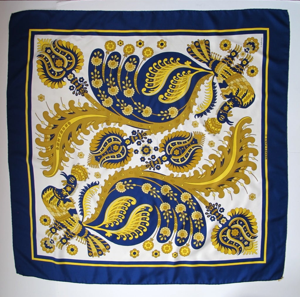 Created in 1970 and signed by artist J. Abadie, this classic scarf pairs with any wardrobe staple, from a navy sheath to white jeans.