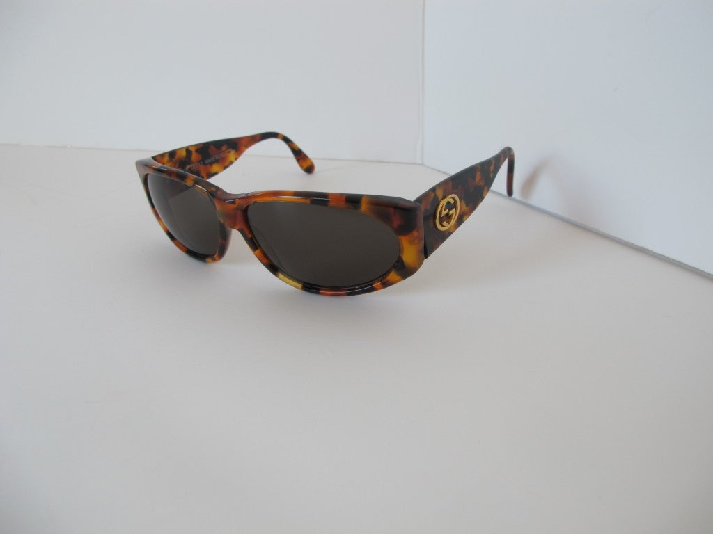 Black Gucci Tortoise Shell Sunglasses For Sale