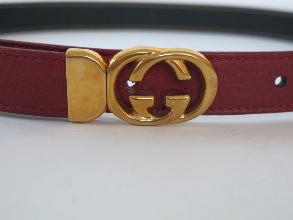 Gucci Red Thin Leather Belt with Gold Tone Buckle In Excellent Condition For Sale In San Francisco, CA