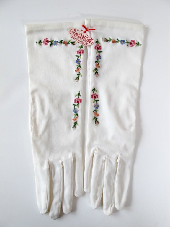 Gray Denise Francelle 1960's New Embroidered Gloves For Sale