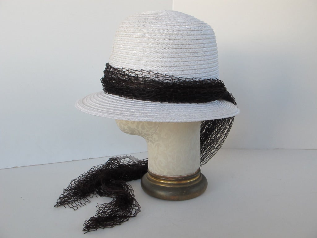 1970's Summer Fine Straw White Hat In Excellent Condition For Sale In San Francisco, CA