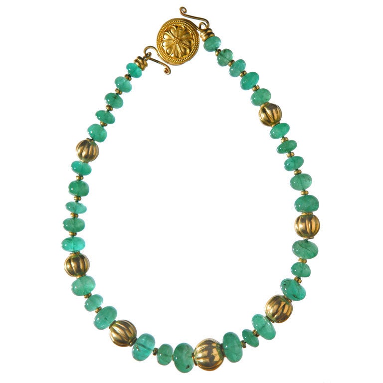 BESSIE JAMIESON Emerald and 22 Karat Gold Necklace For Sale