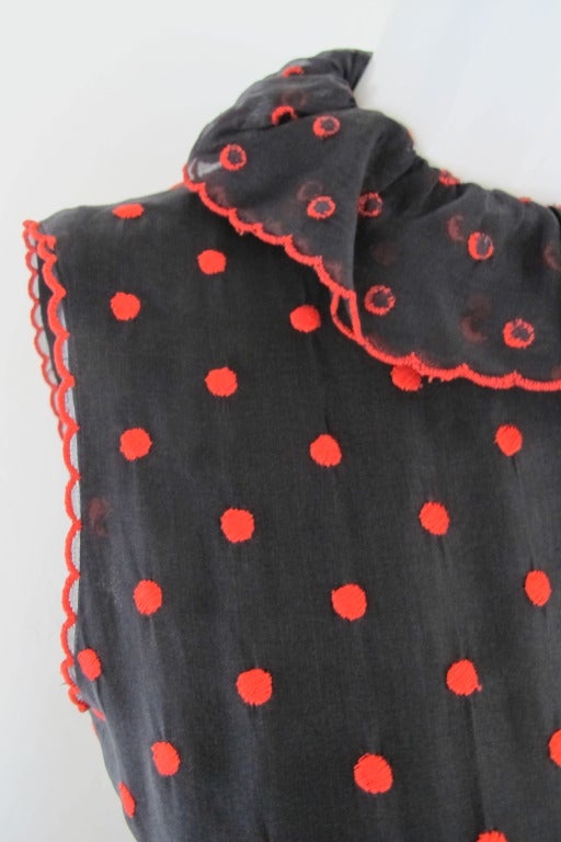 Oscar de La Renta Black & Red Polka Dot Organza Ruffle Trim Maxi Dress Gown In Good Condition In Studio City, CA