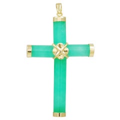 Jade and gold pendant cross
