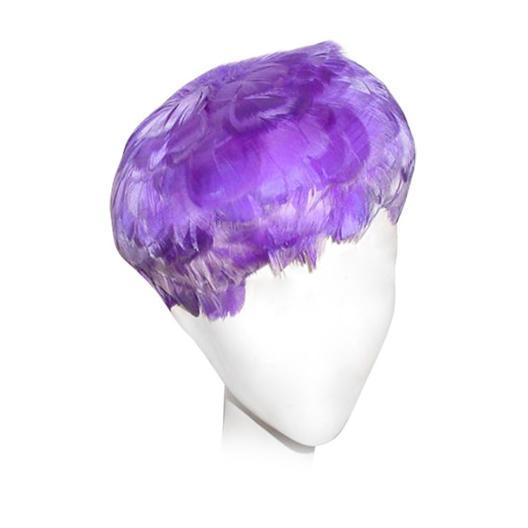 Vintage 1950s purple feather wig hat For Sale