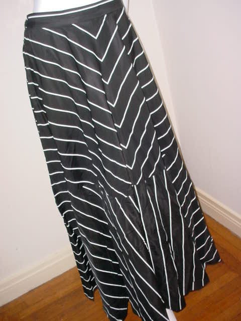 Jean-Louis Scherrer Couture vintage skirt in black silk For Sale 1