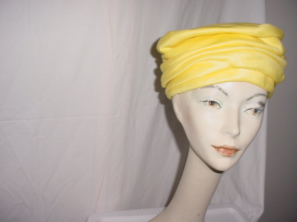 Schiaparelli 1960s hat For Sale 1