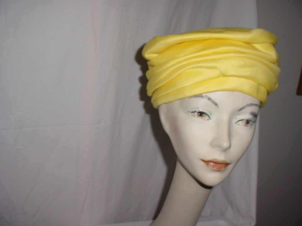 Schiaparelli 1960s hat For Sale 2