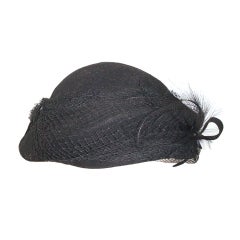 Vintage 1940s black hat with feathers