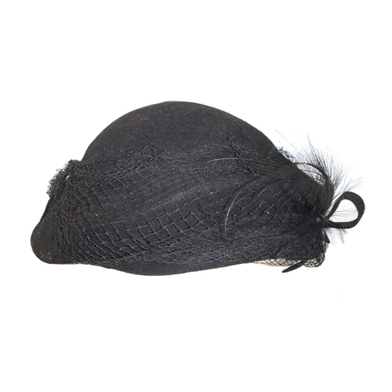 1940s black hat with feathers For Sale