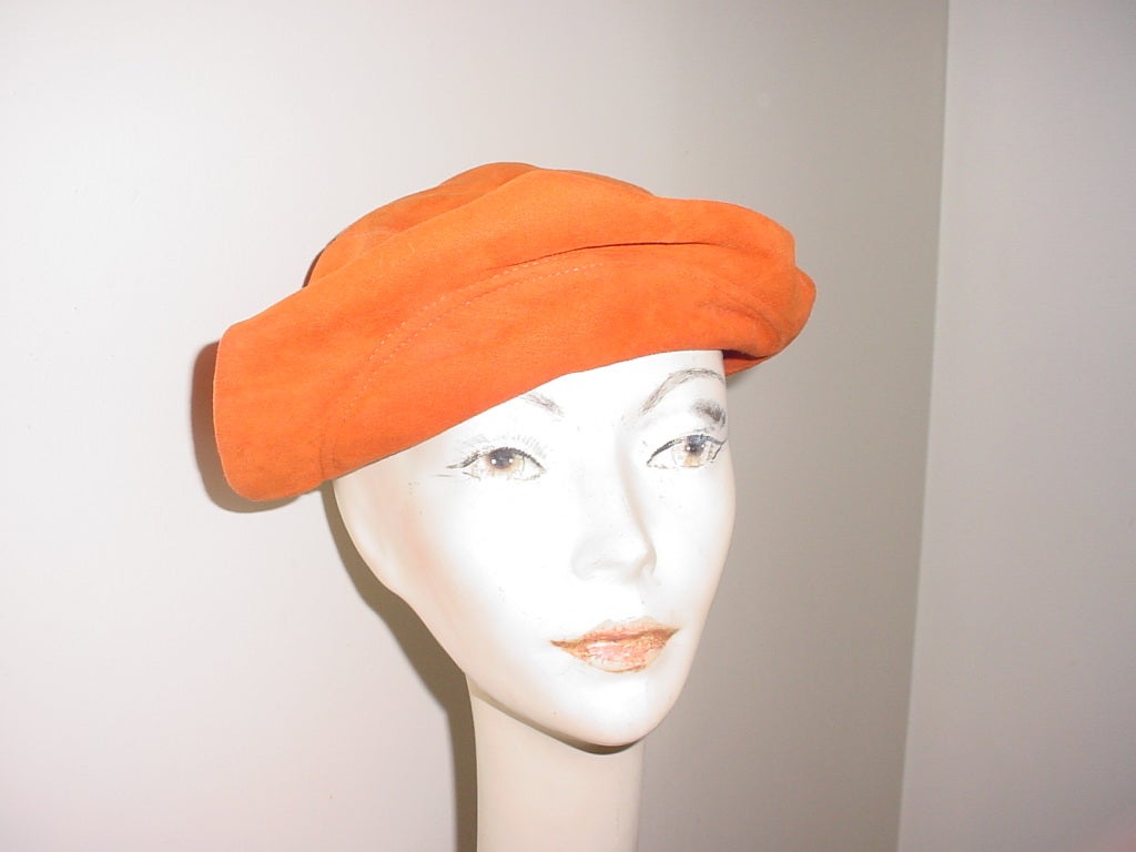 Joseph Magnin suede hat from the 1940s. Very good condition.